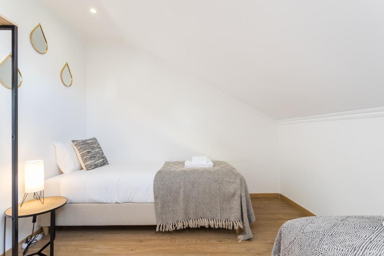 Rato Cozy 3Br W/Balcony - By Lu Holidays Apartment Lisbon Bagian luar foto