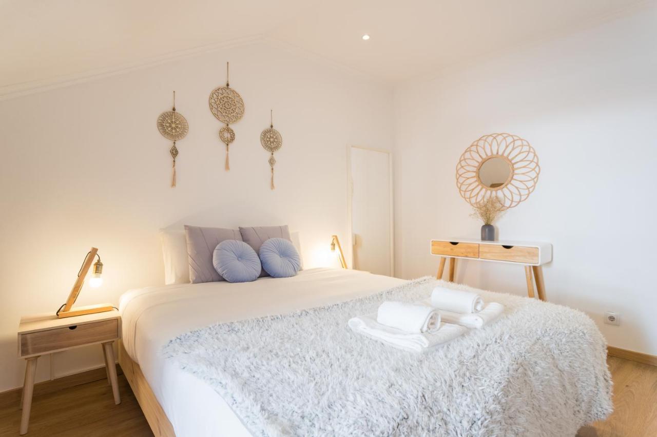 Rato Cozy 3Br W/Balcony - By Lu Holidays Apartment Lisbon Bagian luar foto